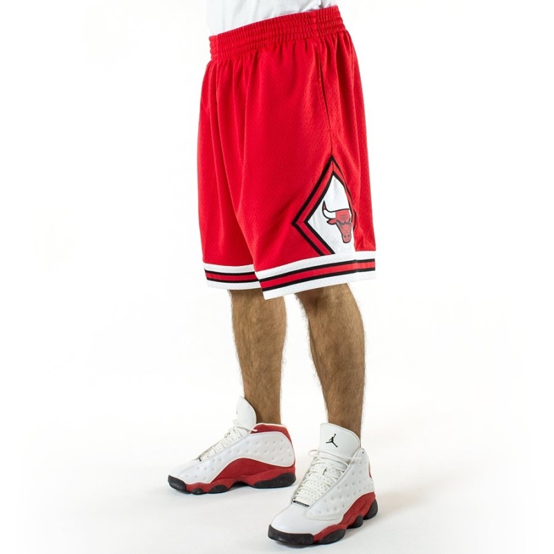 eng pl Mitchell and Ness Swingman Shorts Chicago Bulls red 4903 1